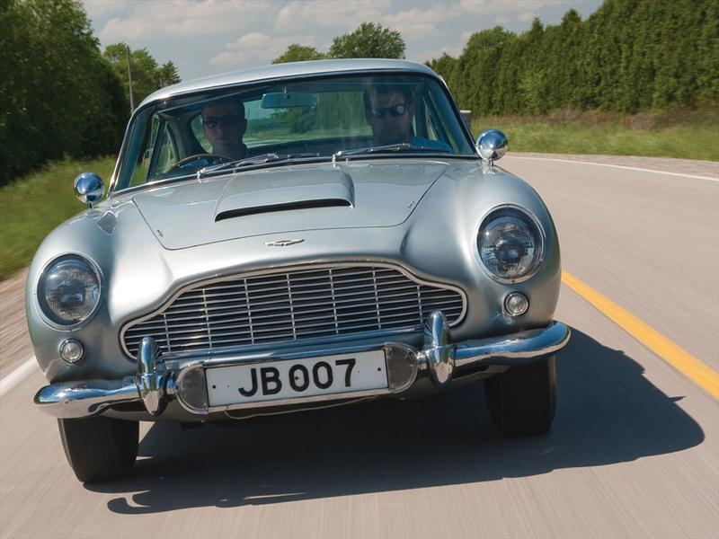 El Aston Martin DB5 de James Bond se subastará