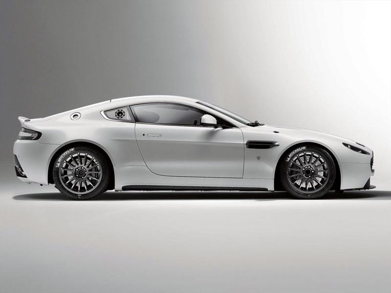 Aston Martin Vantage GT4