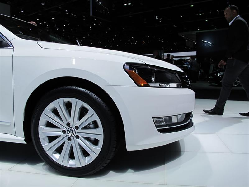 Volkswagen Passat EU 2012 en Detroit 2011