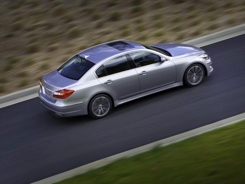Hyundai Genesis 2012