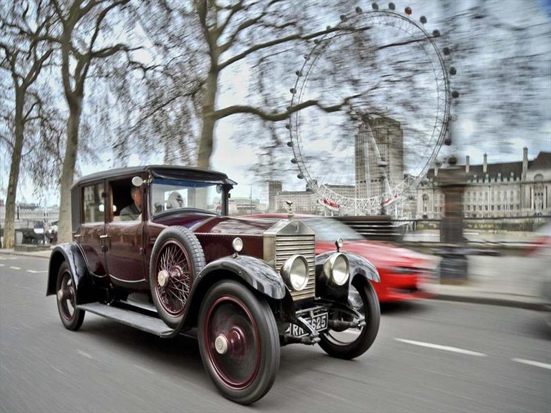 Desfile de Rolls Royce en Londres