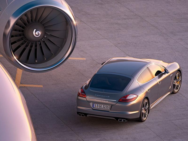 Porsche Panamera Turbo S 2011