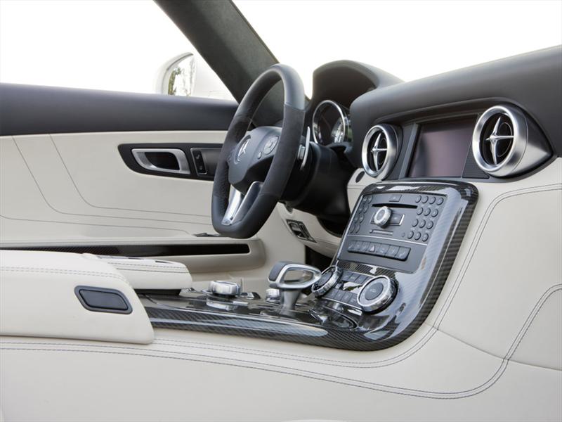 Mercedes-Benz SLS 63 AMG Roadster 2012