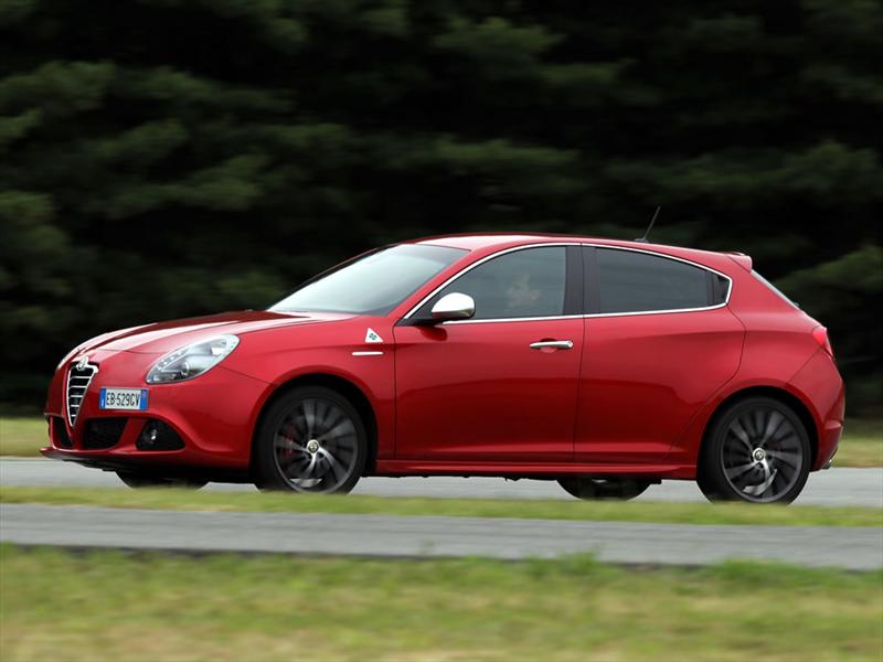 Alfa Romeo Giulietta Quadrifoglio Verde 2012