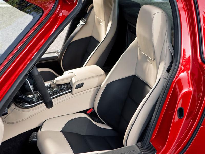 Mercedes Benz SLS AMG Gullwing
