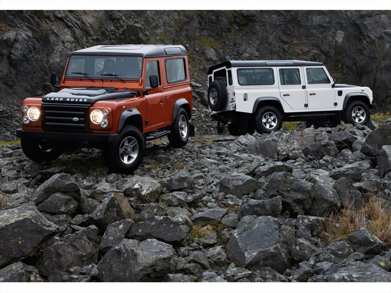 Land Rover Defender 2011