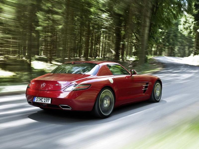 Mercedes Benz SLS AMG Gullwing