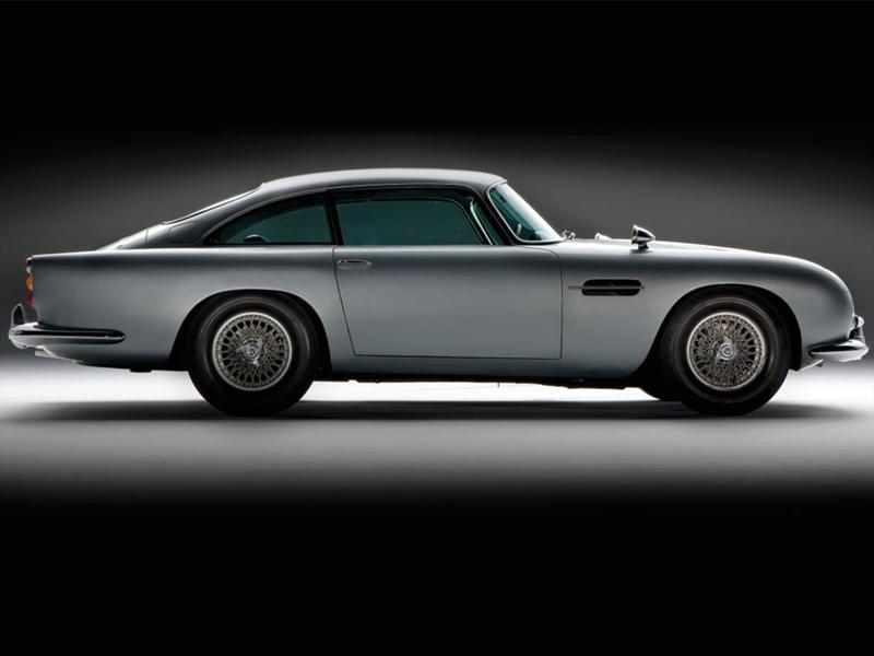 El Aston Martin DB5 de James Bond se subastará