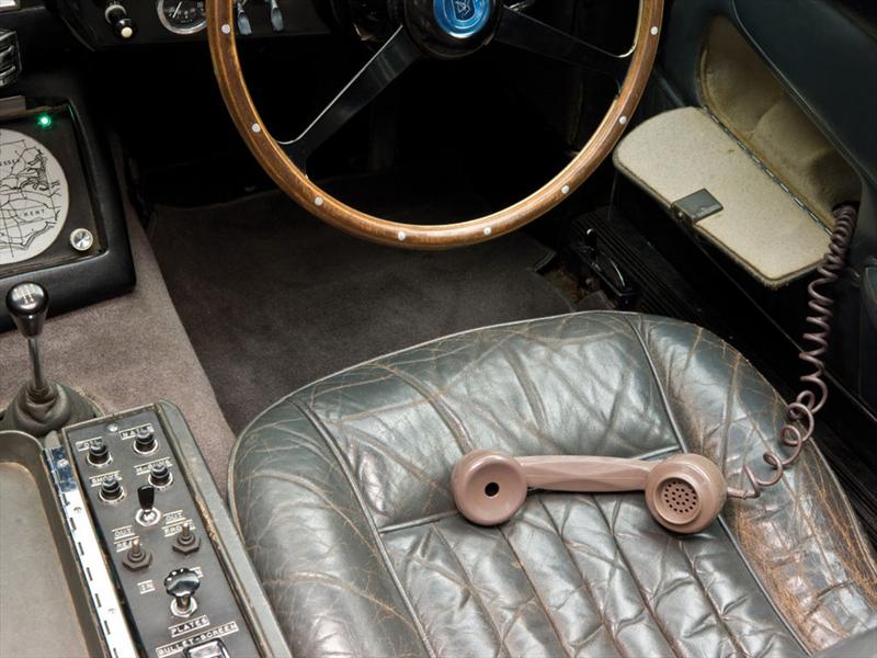 El Aston Martin DB5 de James Bond se subastará