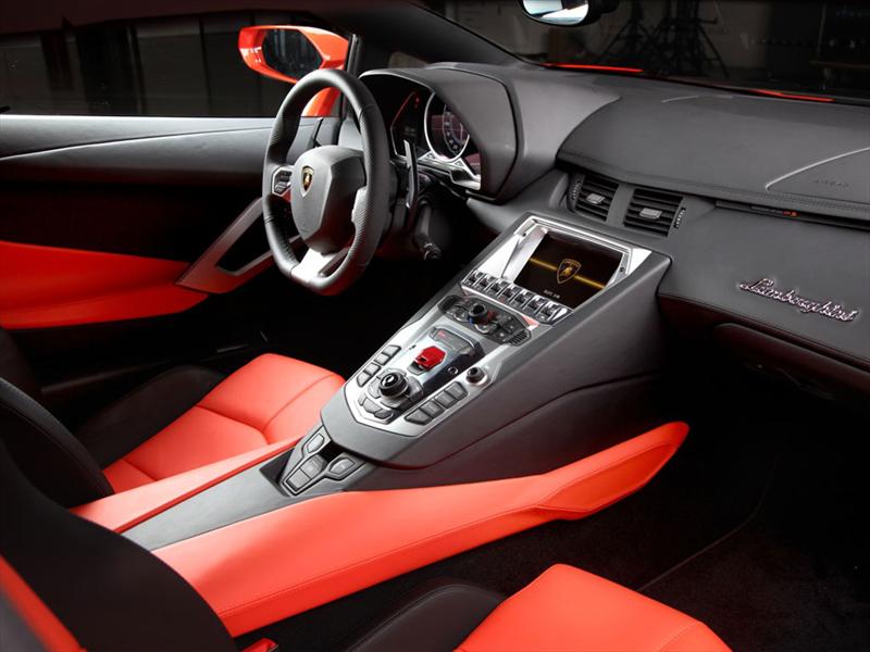 Lamborghini Aventador LP700-4