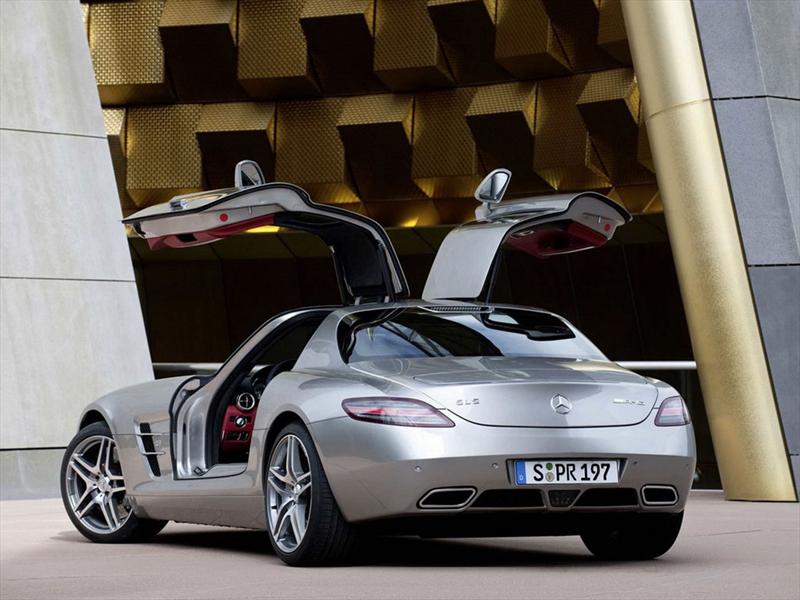 Mercedes Benz SLS AMG Gullwing