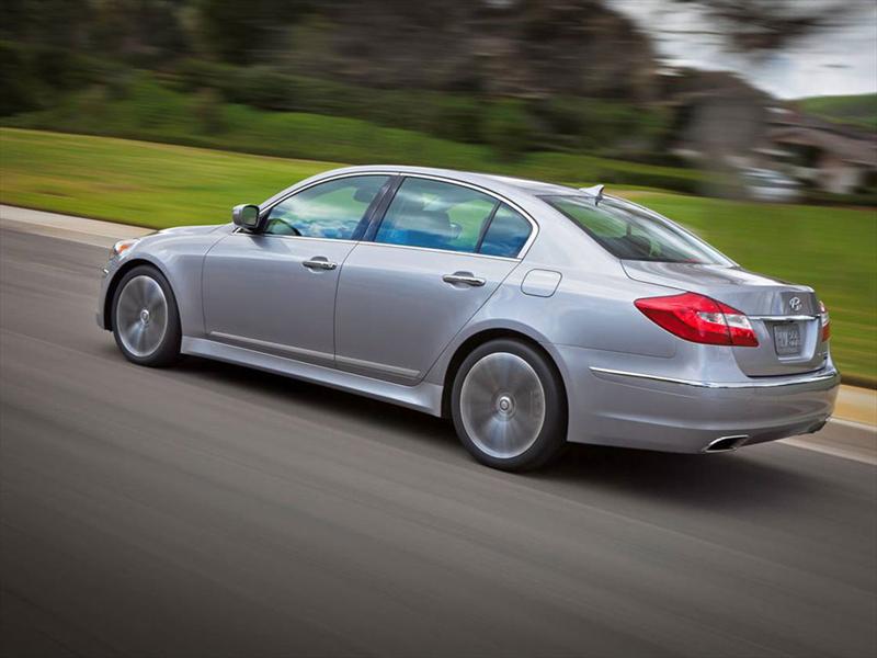 Hyundai Genesis 2012