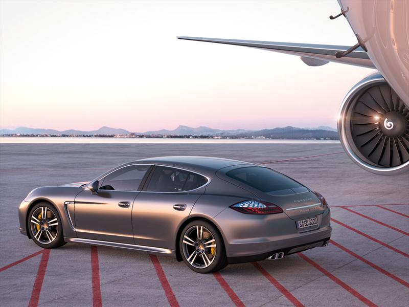 Porsche Panamera Turbo S 2011