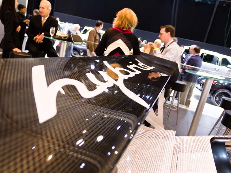 Porsche 911 GT3 R Hybrid Facebook NY