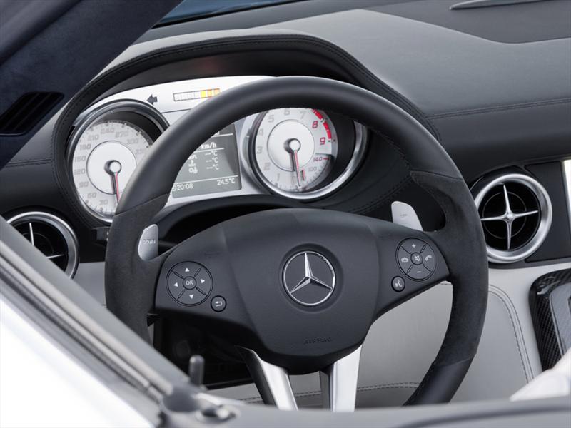 Mercedes-Benz SLS 63 AMG Roadster 2012