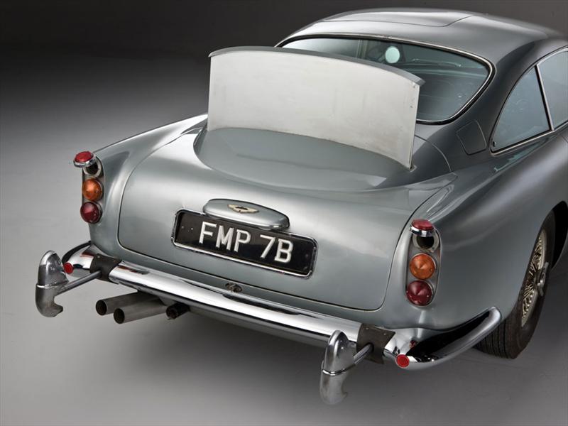 El Aston Martin DB5 de James Bond se subastará