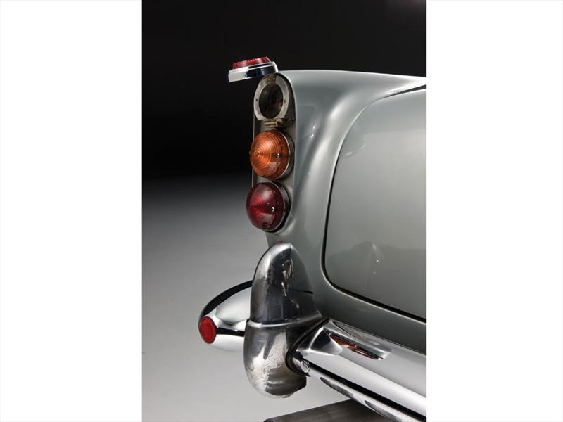 El Aston Martin DB5 de James Bond se subastará