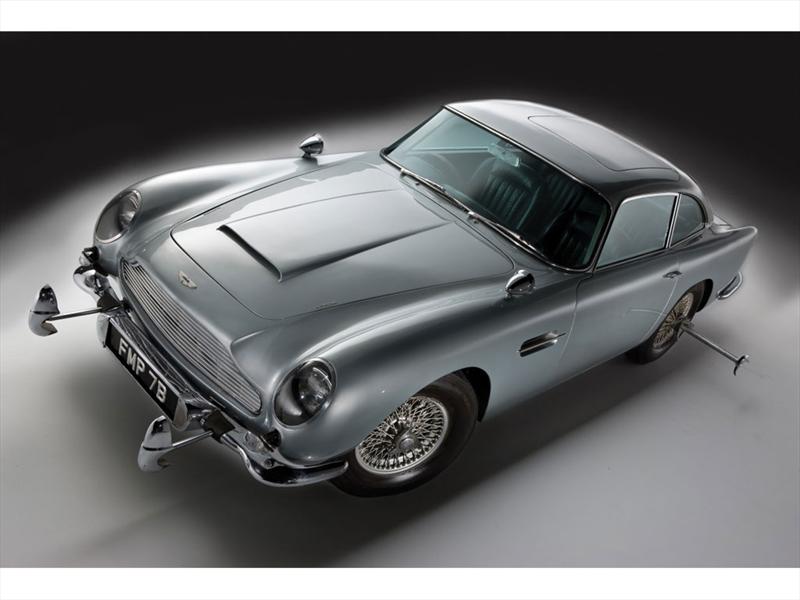El Aston Martin DB5 de James Bond se subastará