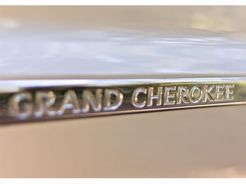 Grand Cherokee Overland 4x4 V8 HEMI 2011