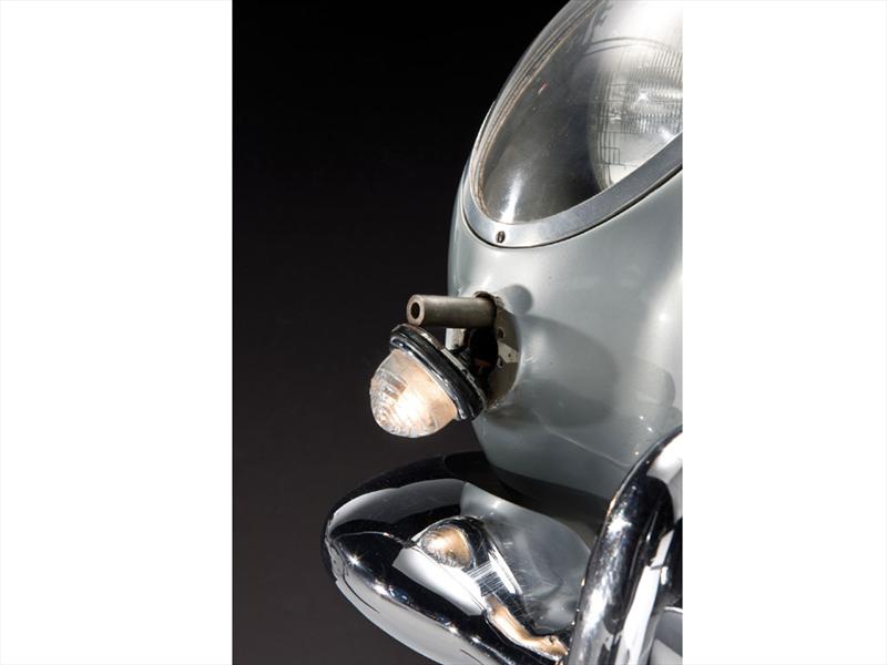 El Aston Martin DB5 de James Bond se subastará