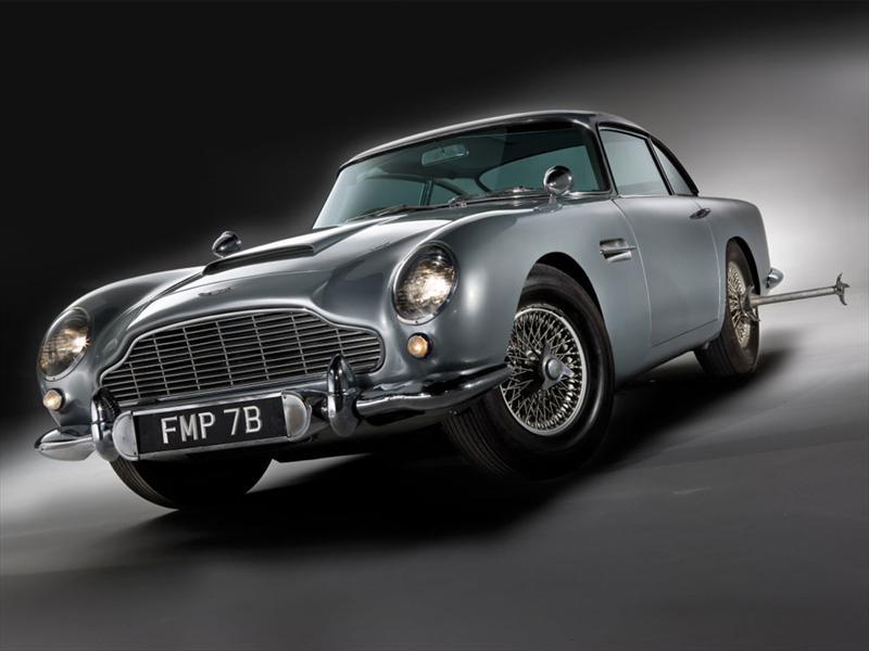 El Aston Martin DB5 de James Bond se subastará