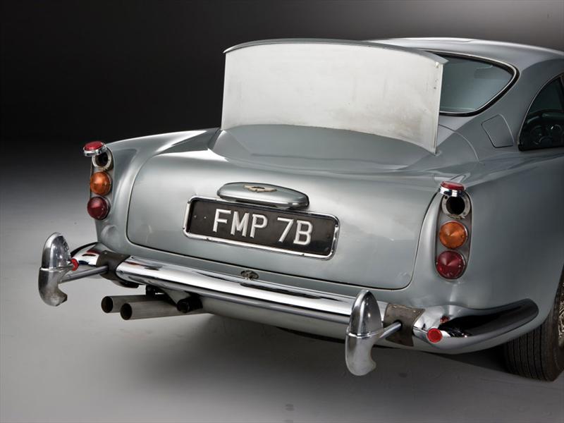 El Aston Martin DB5 de James Bond se subastará