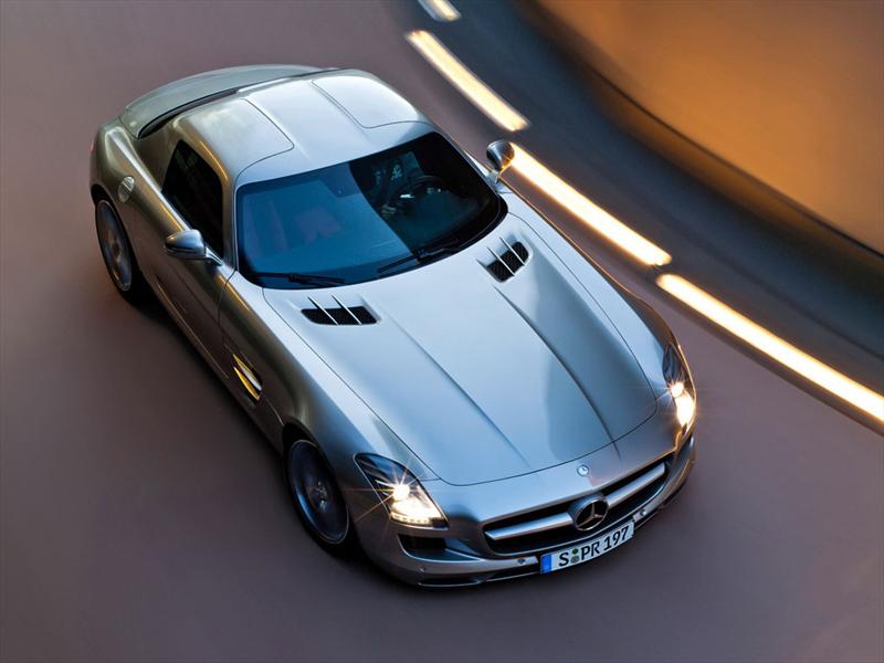 Mercedes Benz SLS AMG Gullwing