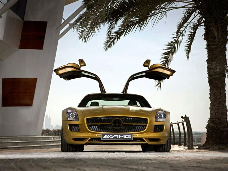 SLS AMG Gold Desert