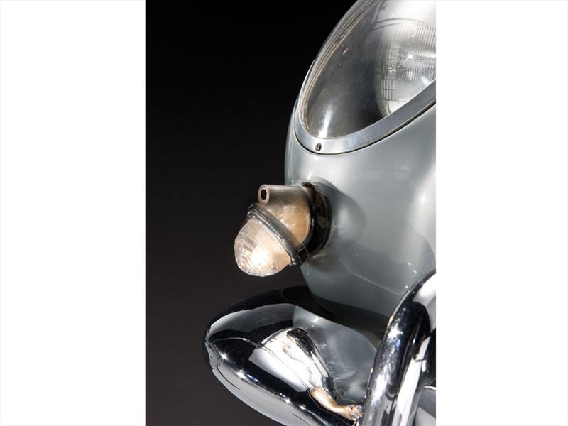 El Aston Martin DB5 de James Bond se subastará