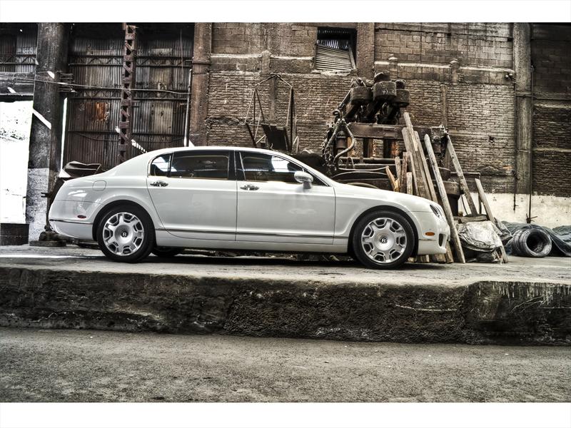 Porsche Panamera VS Bentley Flying Spur