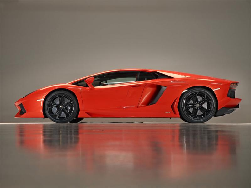 Lamborghini Aventador LP700-4
