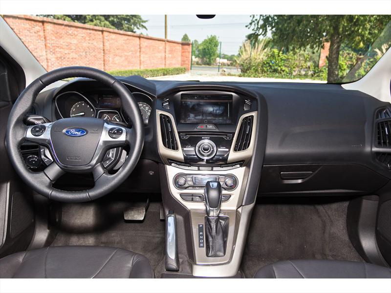 Ford Focus SEL Plus 2012