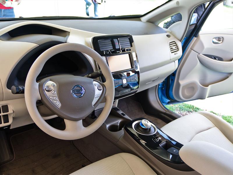 Nissan Leaf 2011 Africam Safari
