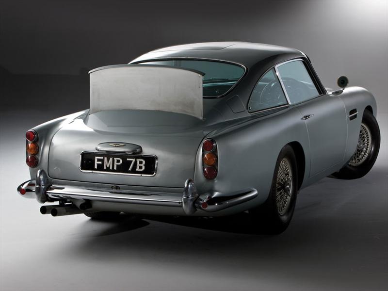 El Aston Martin DB5 de James Bond se subastará