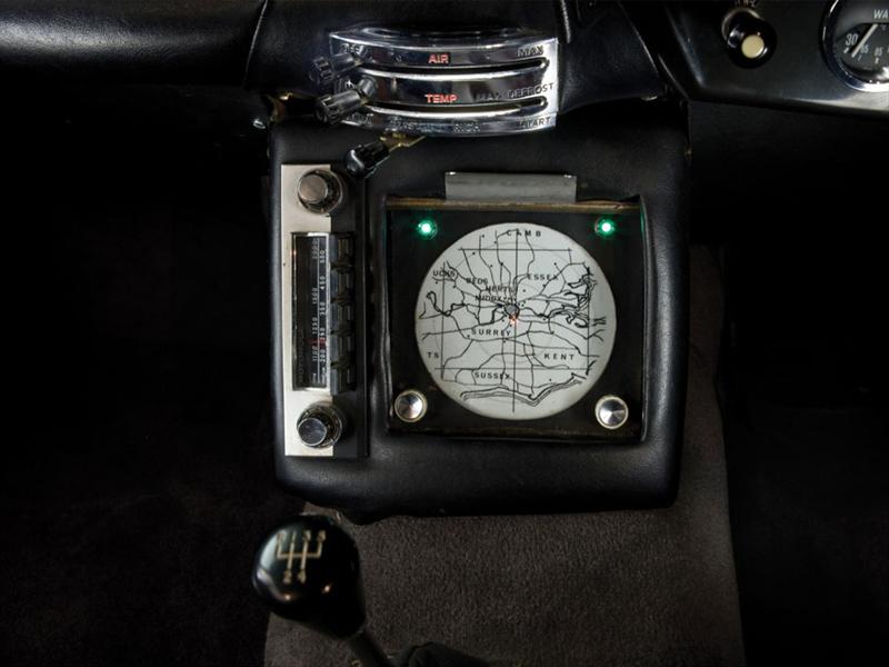 El Aston Martin DB5 de James Bond se subastará