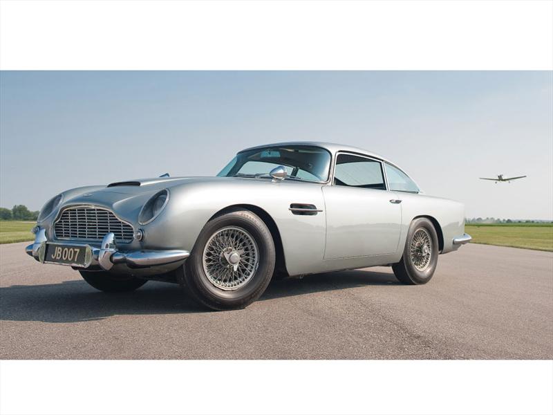 El Aston Martin DB5 de James Bond se subastará