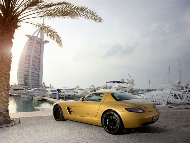 SLS AMG Gold Desert