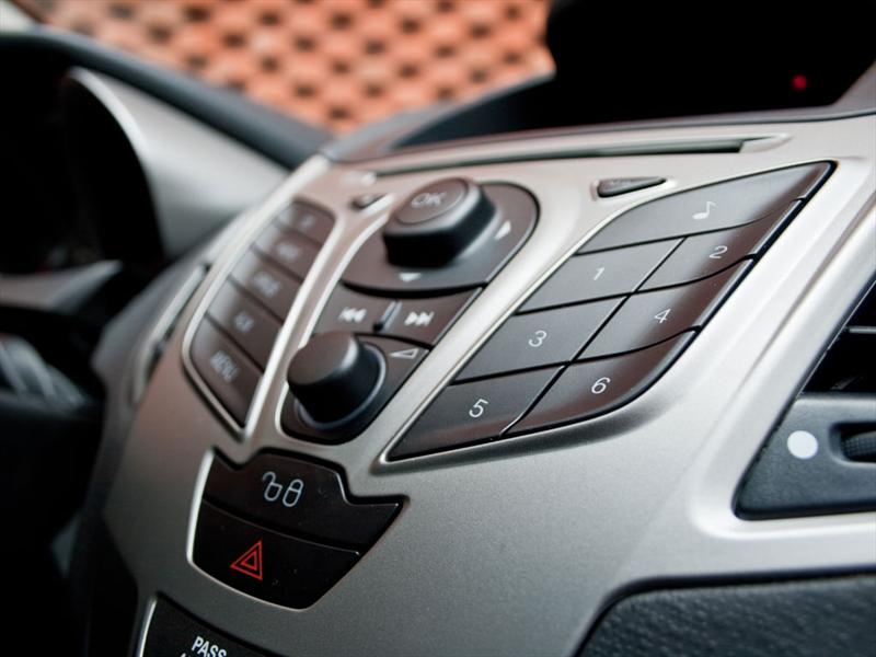Ford Fiesta Sedán 2011