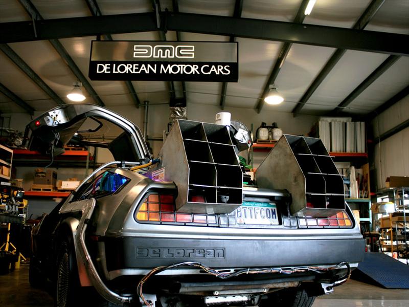 DeLorean DMC-12