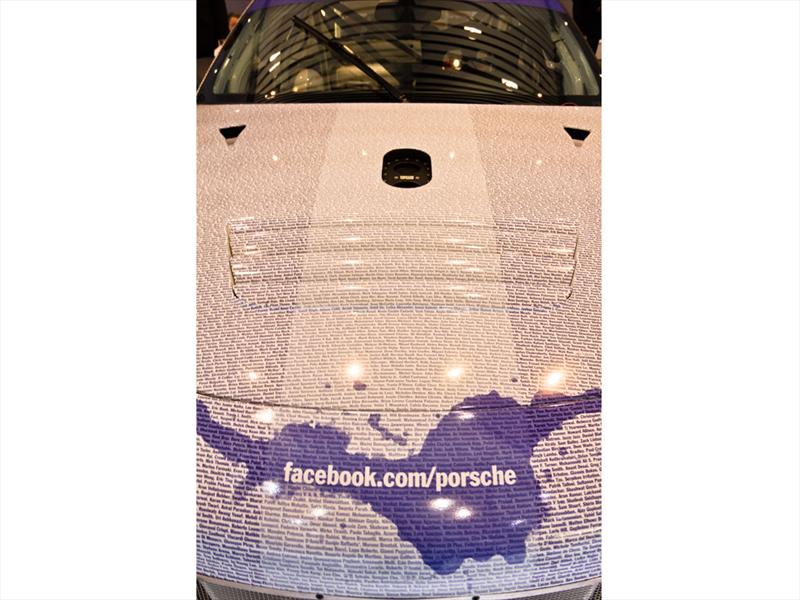 Porsche 911 GT3 R Hybrid Facebook NY