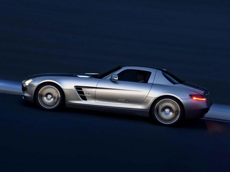Mercedes Benz SLS AMG Gullwing