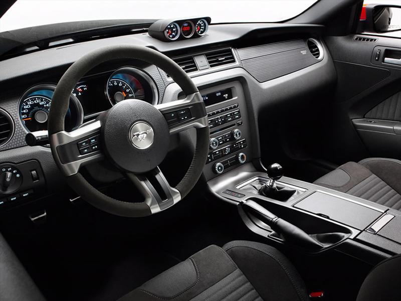 Ford Mustang Boss 302 2012 Laguna Seca