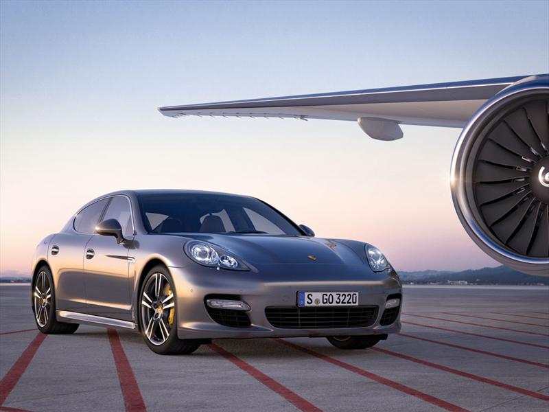 Porsche Panamera Turbo S 2011