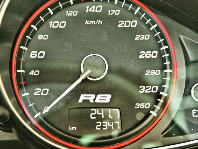 Audi R8 Spyder V10 5.3 FSI quattro 2011
