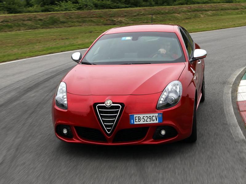 Alfa Romeo Giulietta Quadrifoglio Verde 2012