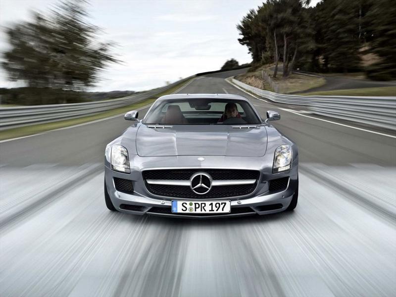 Mercedes Benz SLS AMG Gullwing