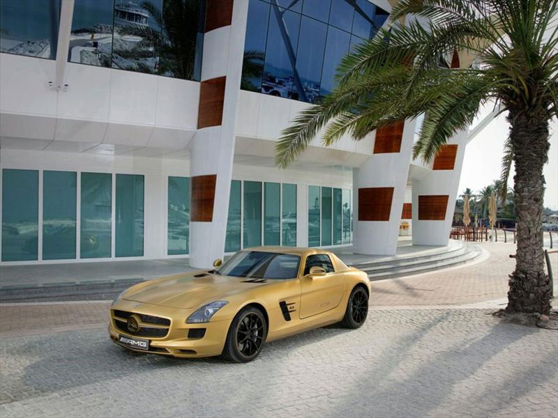 SLS AMG Gold Desert