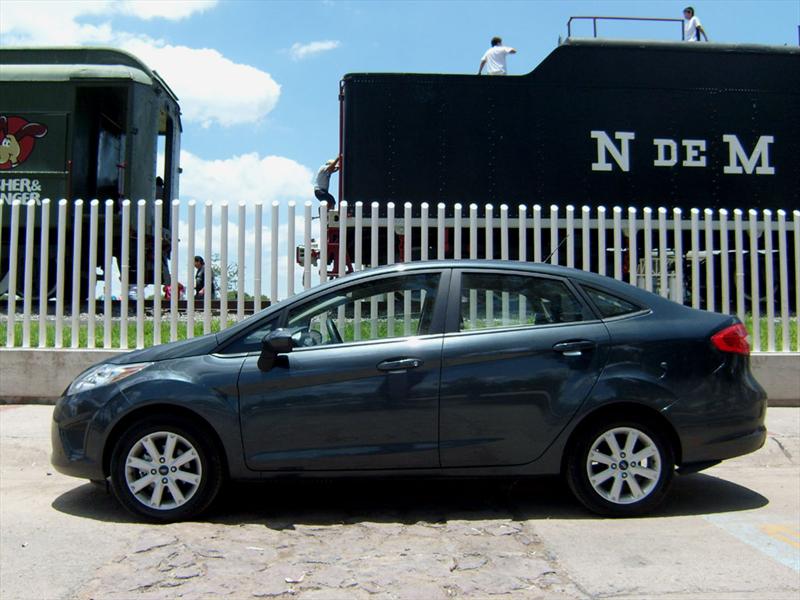 Ford Fiesta Sedán 2011