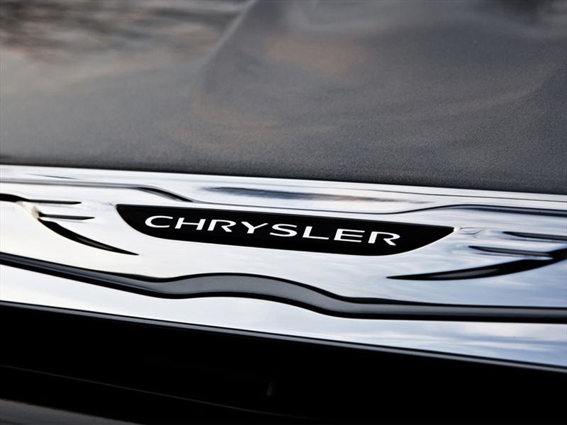 Chrysler 200 S Convertible y Sedan