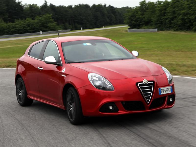 Alfa Romeo Giulietta Quadrifoglio Verde 2012